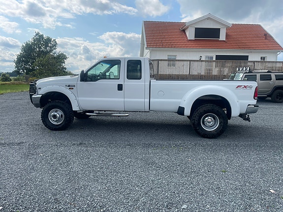 Ford F-350 3 of 6