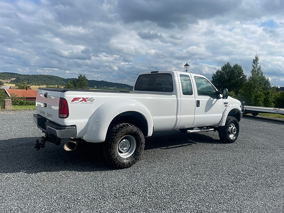 Ford F-350 4 of 6