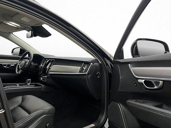Volvo V90 26 of 30