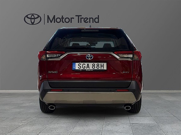Toyota RAV4 4 of 11