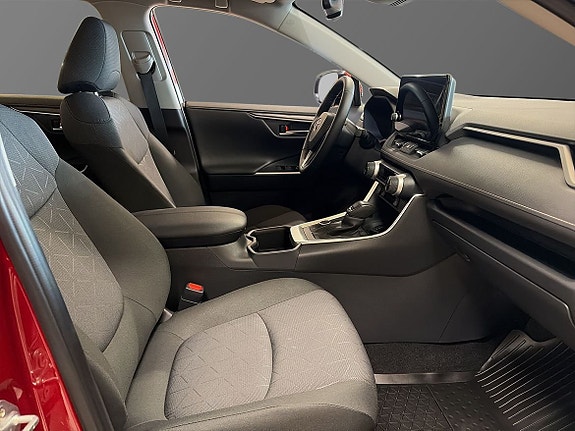 Toyota RAV4 7 of 11
