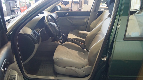 Volkswagen Golf I 5 of 10