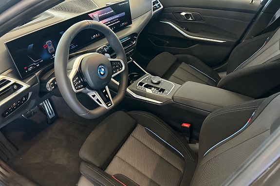 BMW 330e 11 of 22