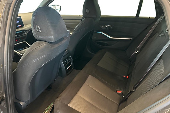 BMW 330e 17 of 22