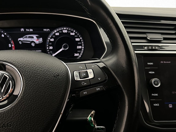 Volkswagen Tiguan 18 of 27