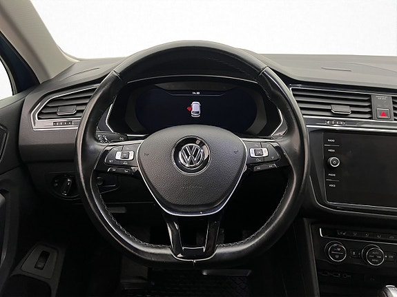 Volkswagen Tiguan 16 of 27
