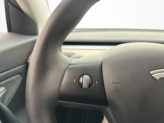 Tesla Model 3 17 of 30