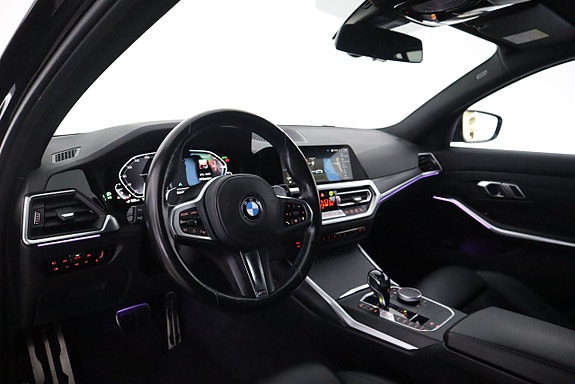 BMW 330e 11 of 23