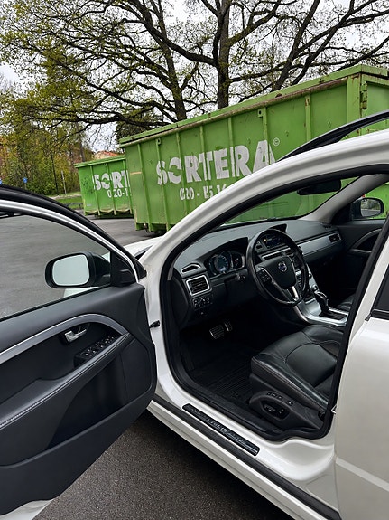 Volvo V70 3 of 3