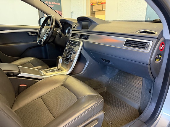 Volvo V70 6 of 13