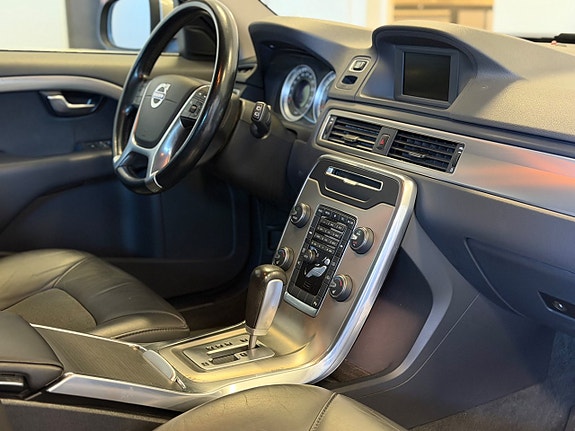 Volvo V70 11 of 13