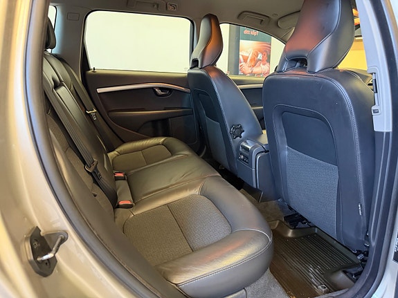 Volvo V70 8 of 13