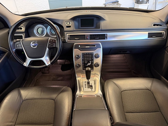 Volvo V70 10 of 13