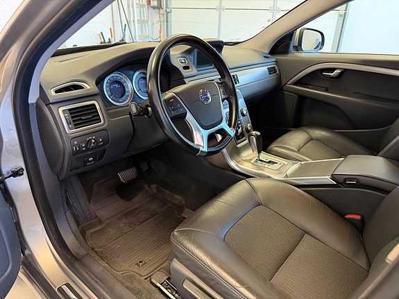 Volvo V70 12 of 13