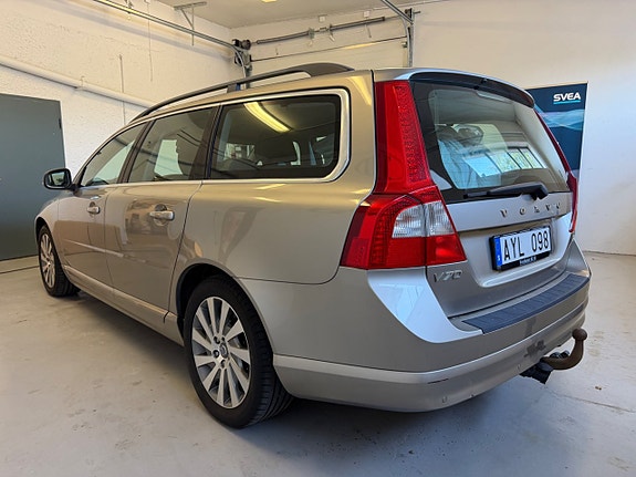 Volvo V70 3 of 13