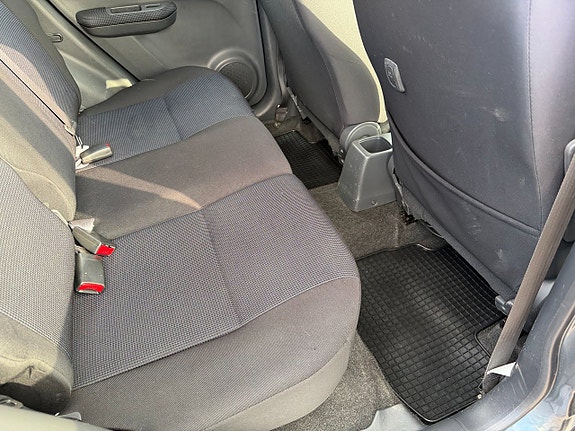 Suzuki Swift 10 of 13