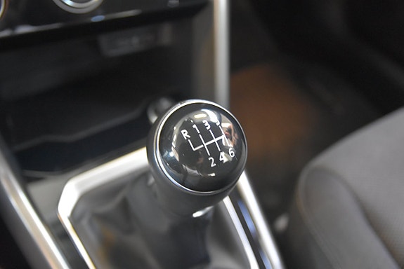 Volkswagen T-Roc 12 of 14