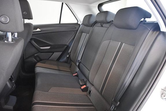 Volkswagen T-Roc 13 of 14