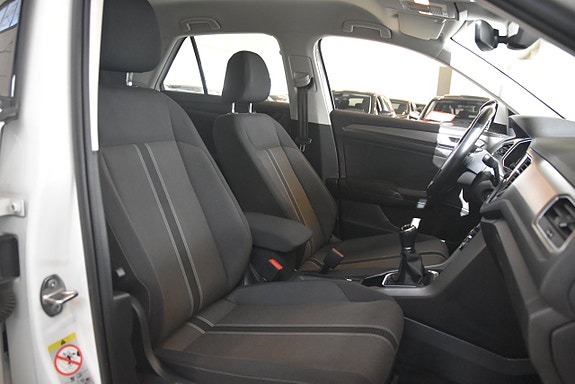 Volkswagen T-Roc 9 of 14