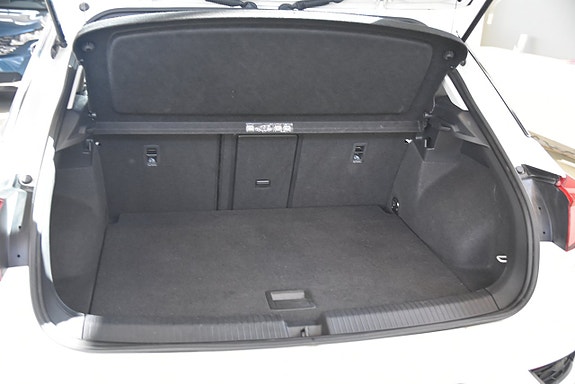 Volkswagen T-Roc 14 of 14