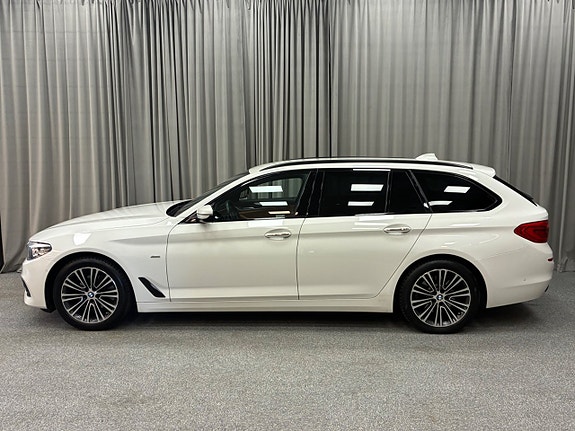 BMW 520d 2 of 16