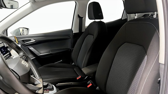 Seat Arona 8 of 18