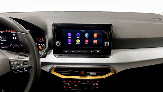 Seat Arona 9 of 18