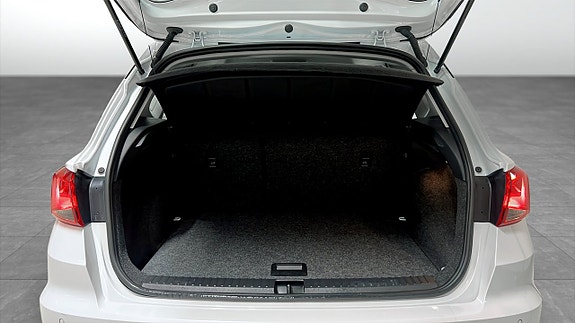 Seat Arona 12 of 18