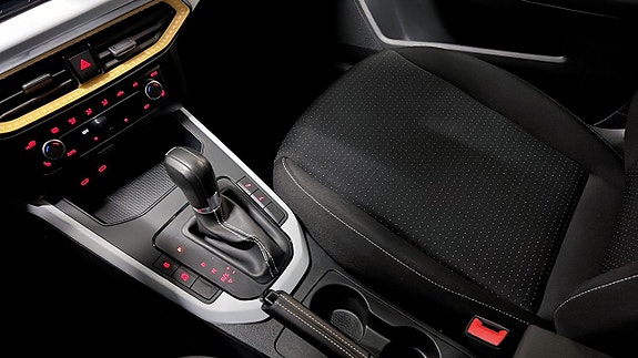 Seat Arona 15 of 18