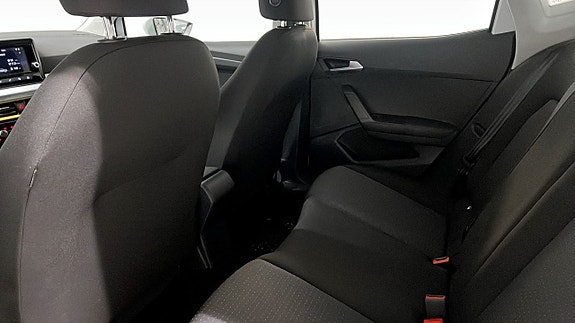 Seat Arona 11 of 18