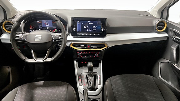 Seat Arona 10 of 18