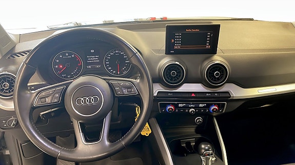 Audi Q2 10 of 12