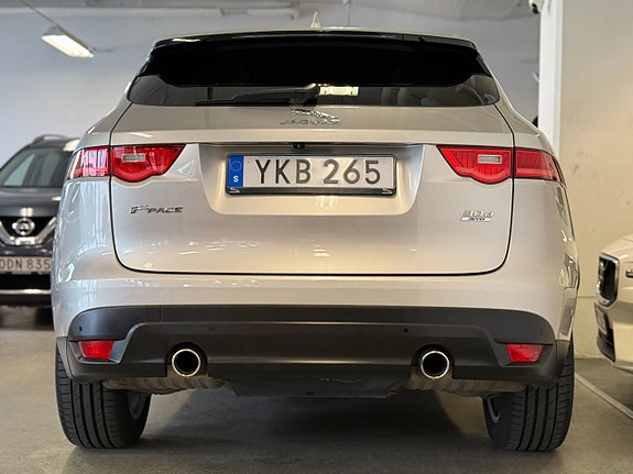 Jaguar F-PACE 7 of 18