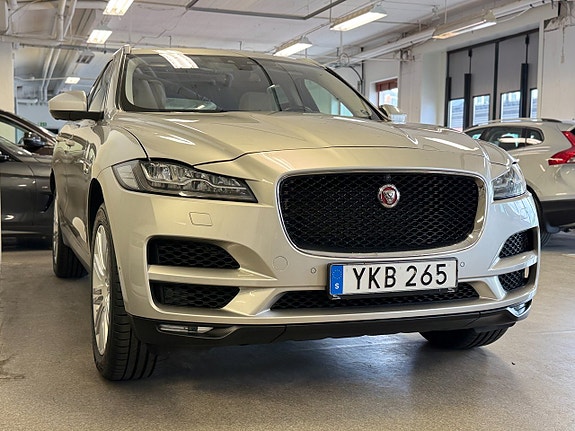 Jaguar F-PACE 5 of 18