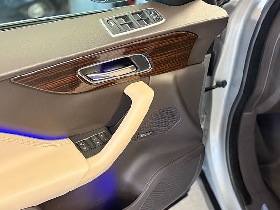 Jaguar F-PACE 14 of 18