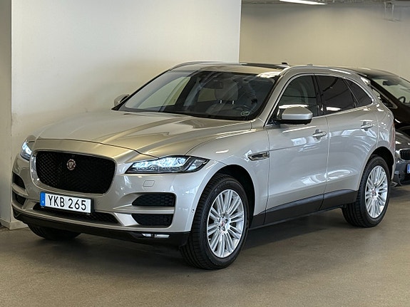 Jaguar F-PACE 3 of 18