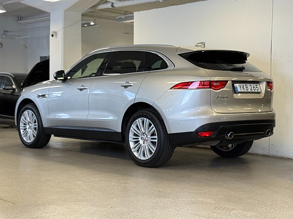 Jaguar F-PACE 6 of 18