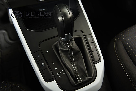 Seat Arona 12 of 16