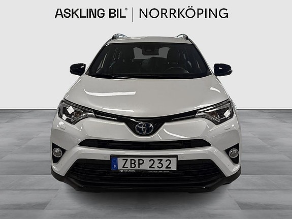 Toyota RAV4 5 of 10