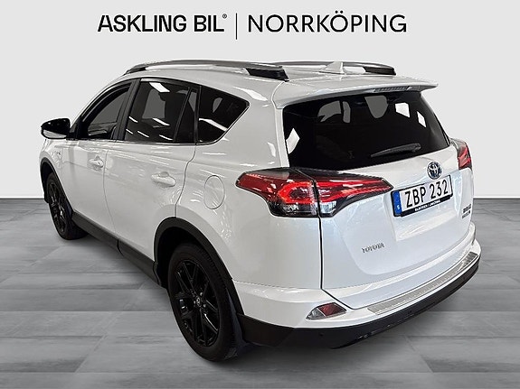 Toyota RAV4 10 of 10