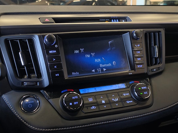 Toyota RAV4 14 of 17