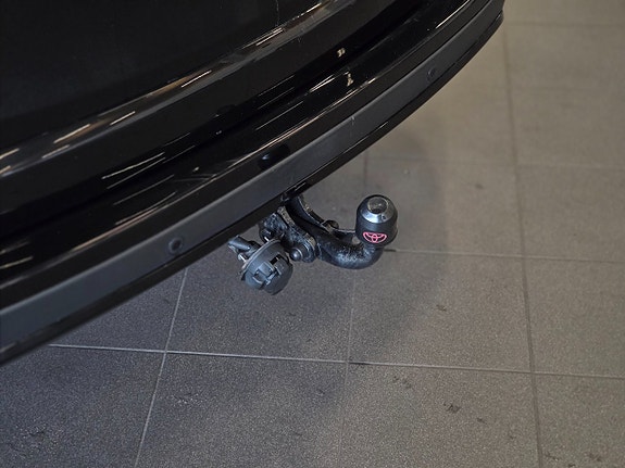 Toyota RAV4 5 of 17