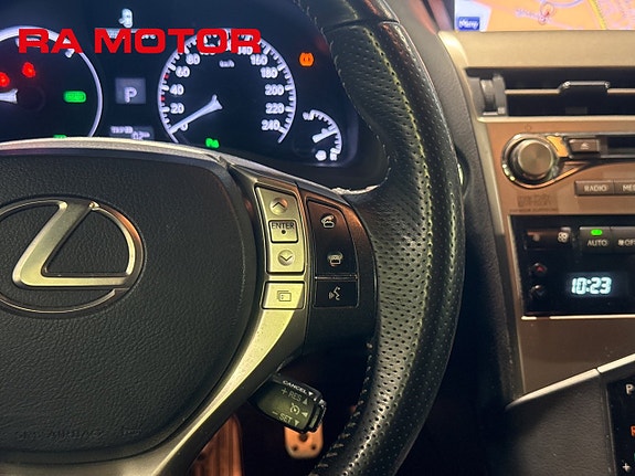 Lexus RX450h 17 of 27