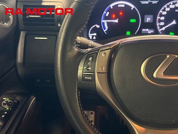 Lexus RX450h 16 of 27