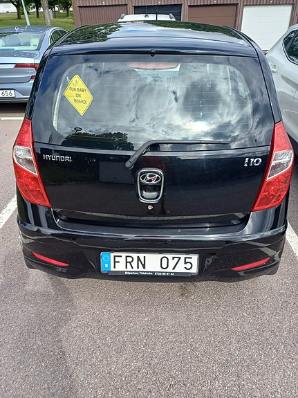 Hyundai i10 2 of 6