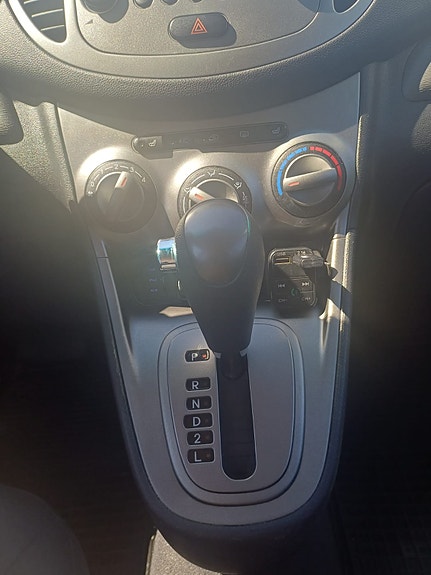Hyundai i10 3 of 8
