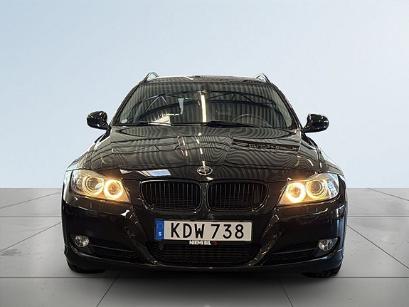 BMW 320d 2 of 20