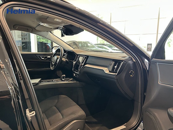 Volvo V60 4 of 13