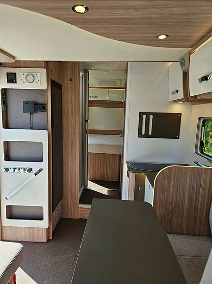 Bürstner BT 736 QB Truma E Lyseo Lågmilad Taksäng (Skybed) 2,3 TDI 7 of 12