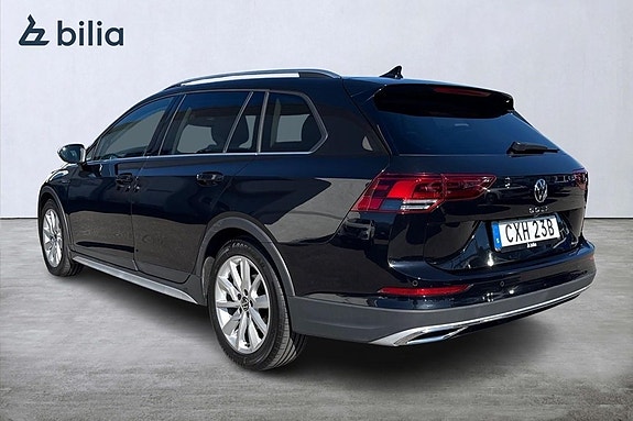 Volkswagen Golf Alltrack 3 of 15